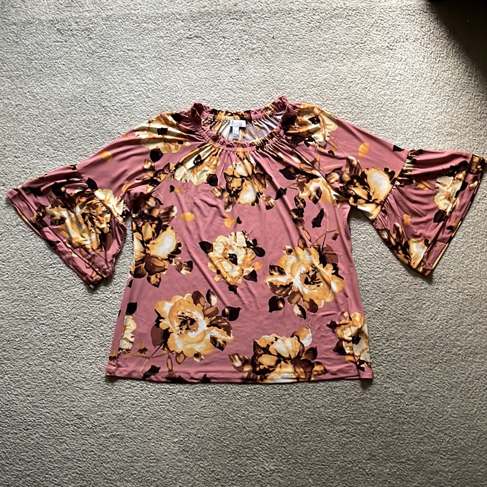 Studio by Denim & Co. Floral Print 3/4 Bell Sleeve Peasant Top